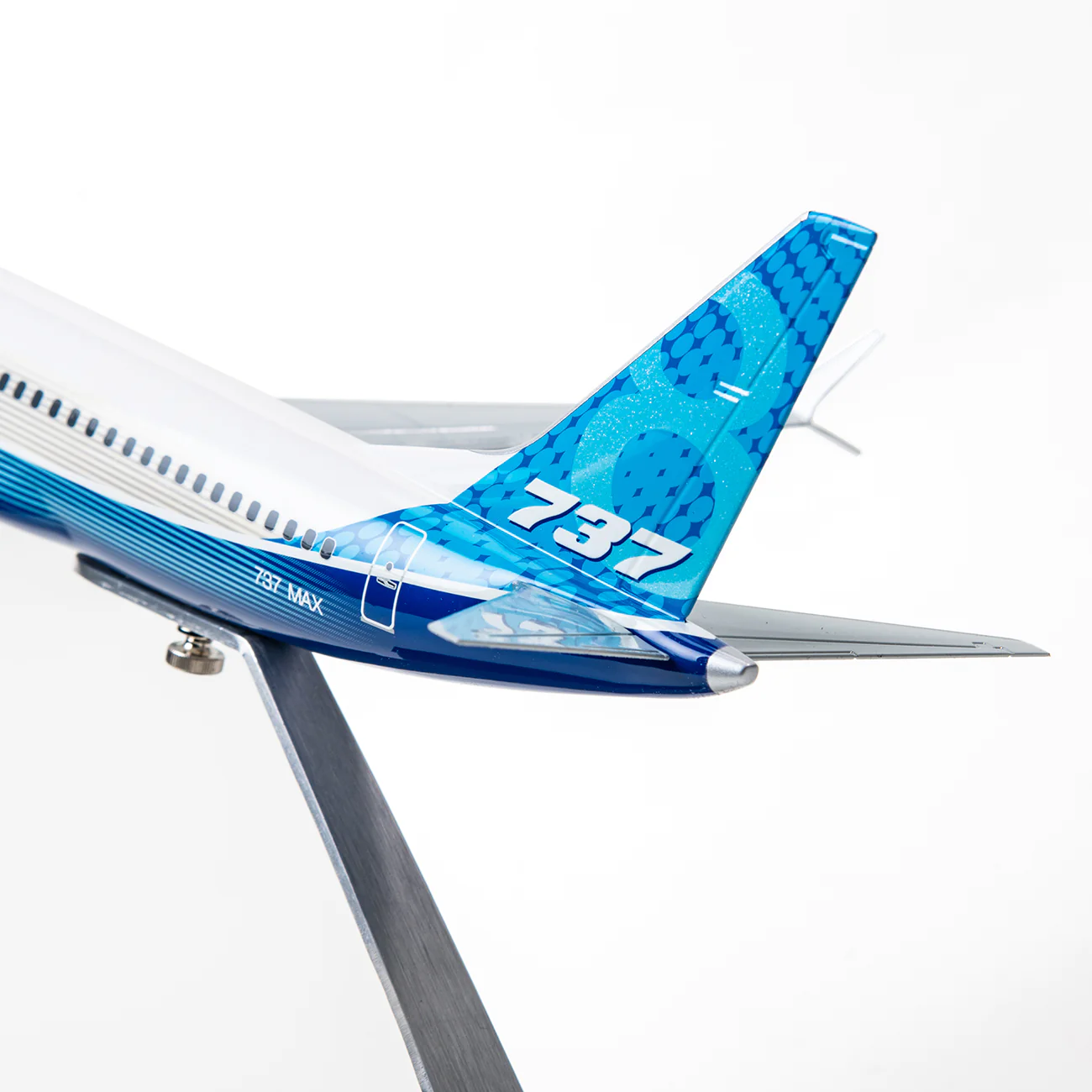 Boeing Unified 737-8 MAX Resin 1:100 Model - Image 4
